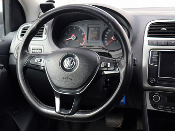 Volkswagen Polo, 2017г, передний привод, робот