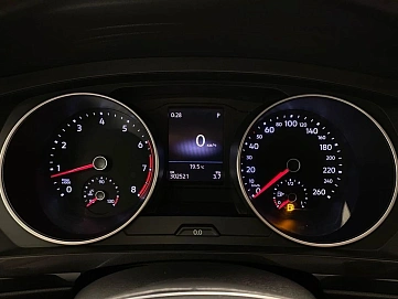 Volkswagen Tiguan, 2018г, передний привод, автомат