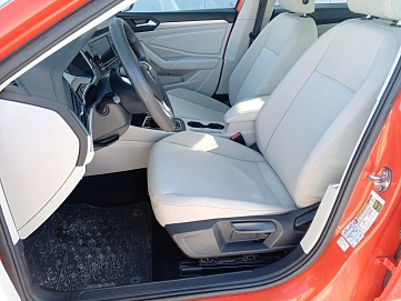 Volkswagen Jetta, 2019г, передний привод, автомат