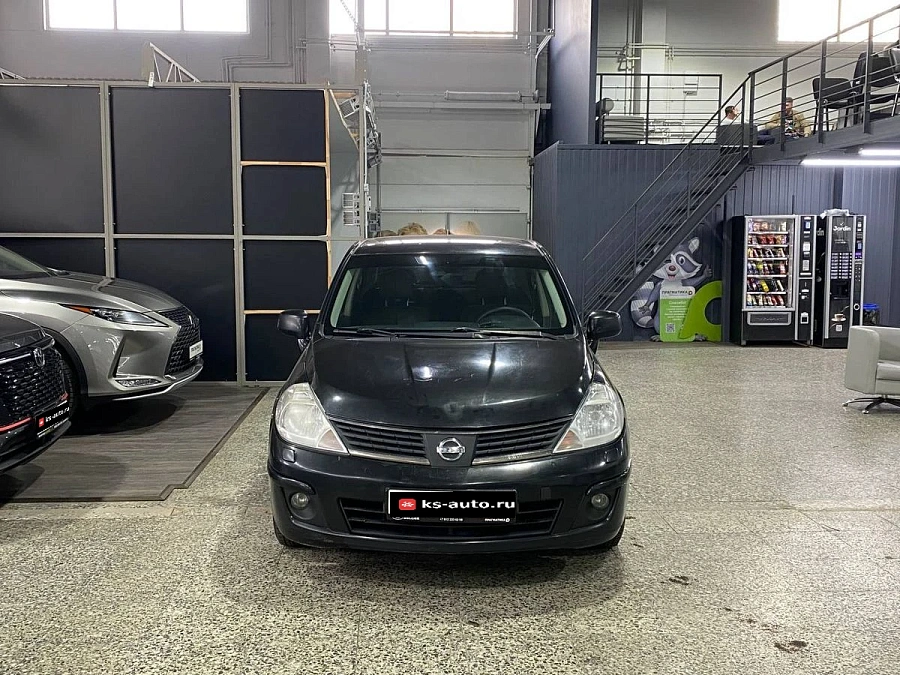 Nissan Tiida, 2008г., передний привод, механика