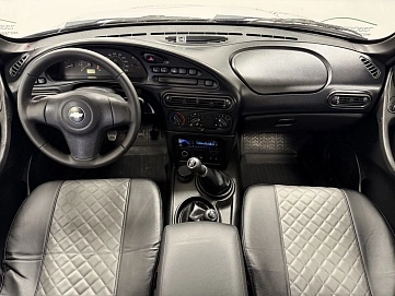 Chevrolet Niva, 2010г, передний привод, механика