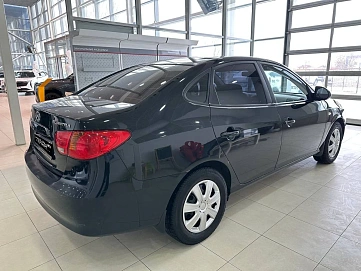 Hyundai Elantra, 2009г, передний привод, автомат