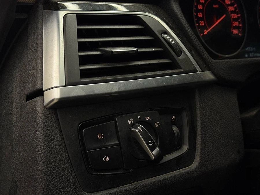 BMW 3 серии, 2016г., полный привод, автомат