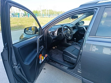 Toyota RAV4, 2017г, передний привод, автомат