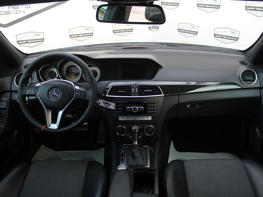 Mercedes-Benz , 2011г., задний привод, автомат