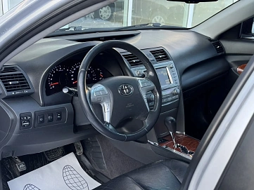 Toyota Camry, 2010г, передний привод, автомат