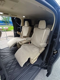 Toyota Alphard, 2017г, полный привод, вариатор
