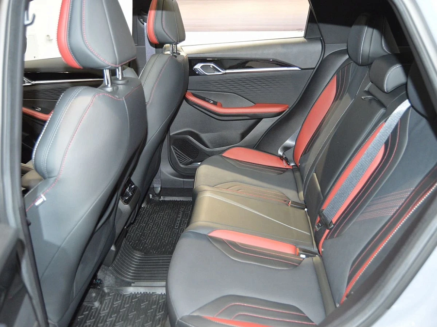 Geely Coolray, 2024г., передний привод, робот