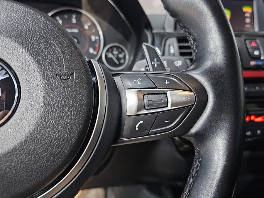 BMW 3 серии, 2012г., задний привод, автомат