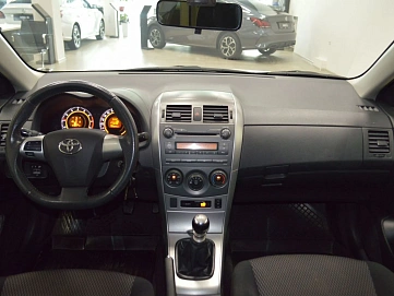 Toyota Corolla, 2012г, передний привод, механика