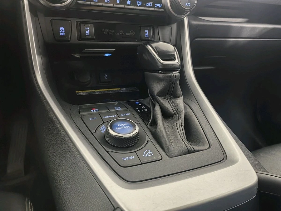 Toyota RAV4, 2021г., полный привод, автомат