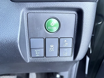 Honda Vezel, 2017г, передний привод, вариатор