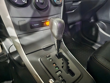 Toyota Corolla, 2011г., передний привод, автомат