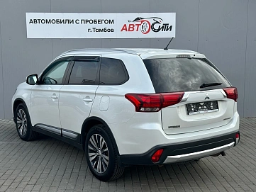 Mitsubishi Outlander, 2015г, полный привод, вариатор