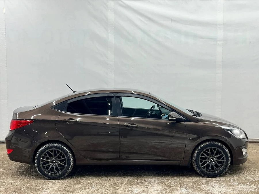 Hyundai Solaris, 2015г., передний привод, автомат