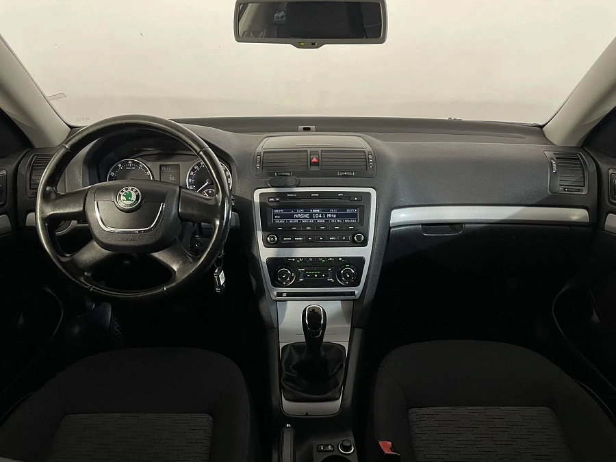 Skoda Octavia, 2012г., передний привод, механика
