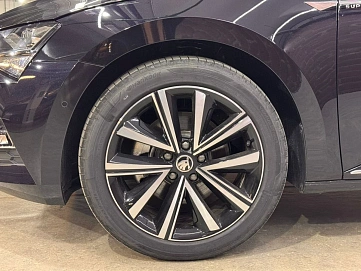Skoda Superb, 2025г, передний привод, робот