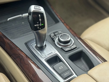 BMW X5, 2010г., передний привод, автомат