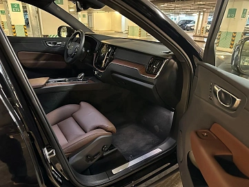 Volvo XC60, 2024г, полный привод, автомат
