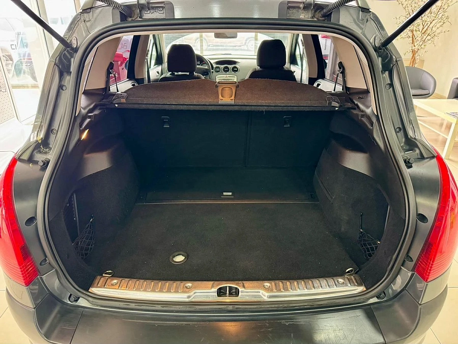 Peugeot 308, 2008г., передний привод, автомат