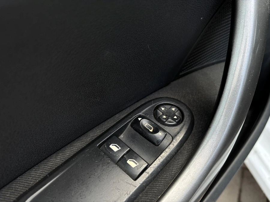 Peugeot 308, 2008г., передний привод, автомат