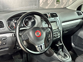 Volkswagen Golf, 2010г., передний привод, робот