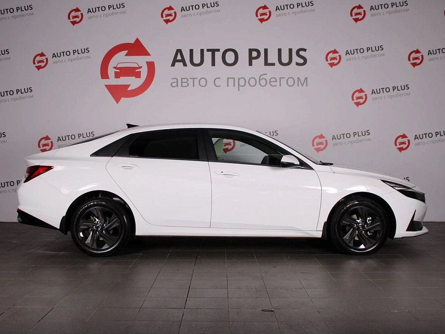 Hyundai Elantra, 2021г., передний привод, автомат