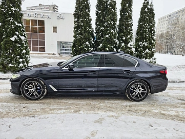 BMW 5 серии, 2021г, задний привод, автомат