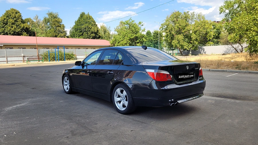 BMW 5 серии, 2003г., задний привод, механика
