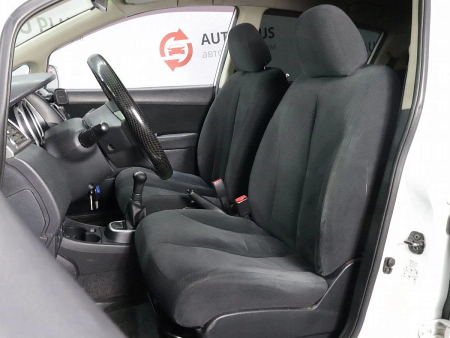 Nissan Tiida, 2013г., передний привод, механика