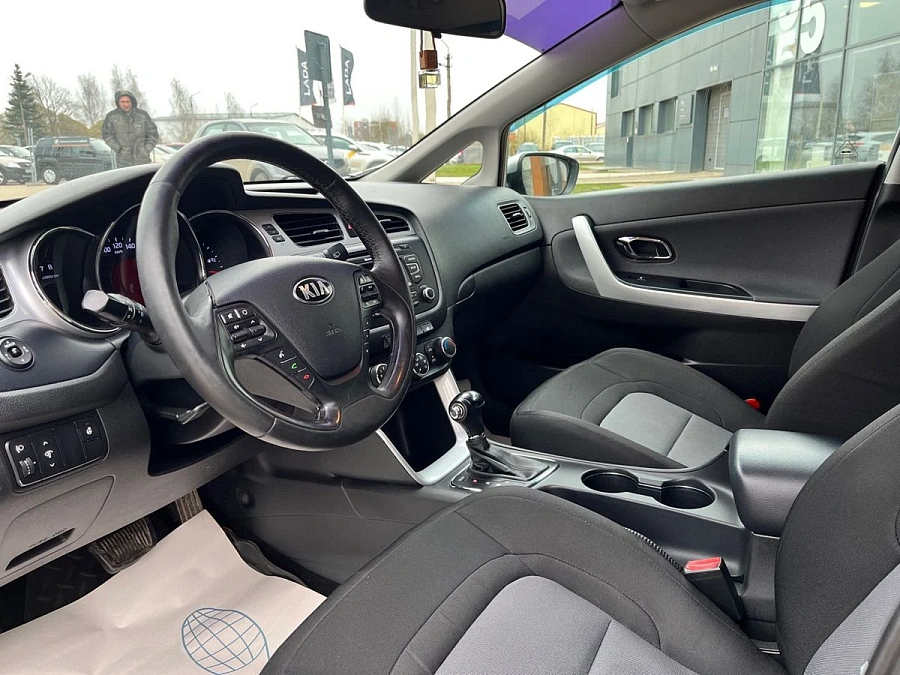 Kia Ceed, 2012г., передний привод, автомат