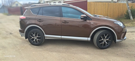 Toyota RAV4, 2017г, полный привод, вариатор