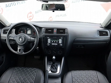 Volkswagen Jetta, 2013г, передний привод, автомат