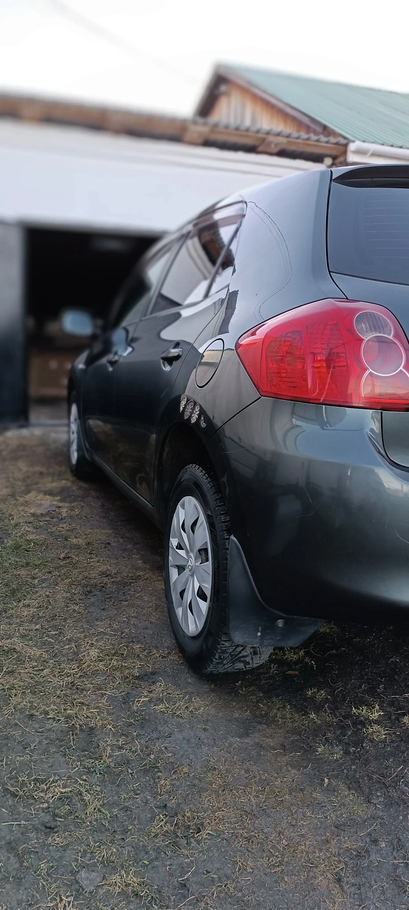 Toyota Auris, 2008г., передний привод, механика