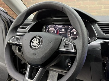 Skoda Superb, 2025г, передний привод, робот