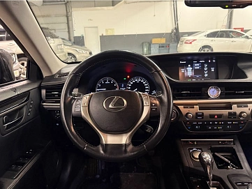 Lexus ES, 2015г, передний привод, автомат