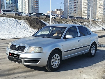 Skoda Superb, 2003г, передний привод, автомат