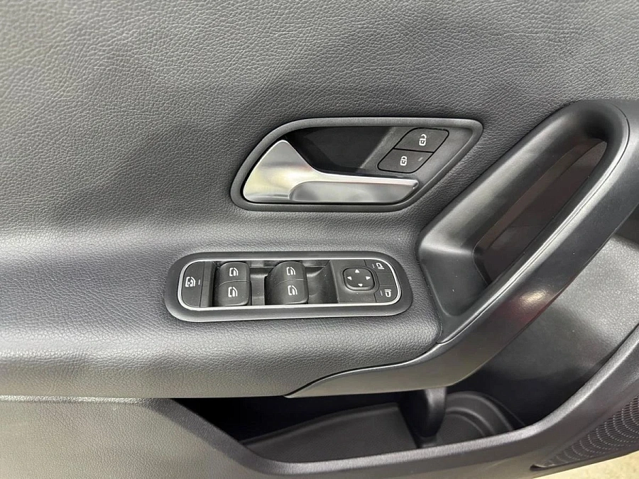 Mercedes-Benz A-Класс, 2019г., передний привод, робот