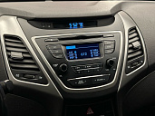 Hyundai Elantra, 2015г., передний привод, автомат