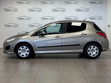 Peugeot 308, 2011г, передний привод, автомат