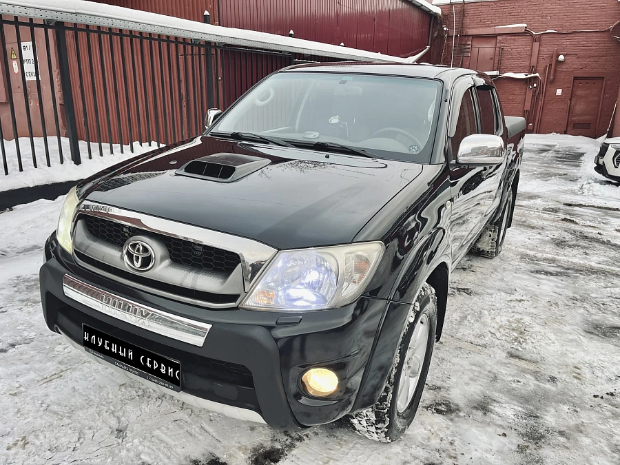 Toyota Hilux, 2010г., полный привод, автомат