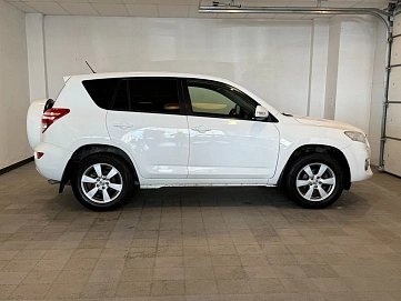 Toyota RAV4, 2012г, передний привод, автомат