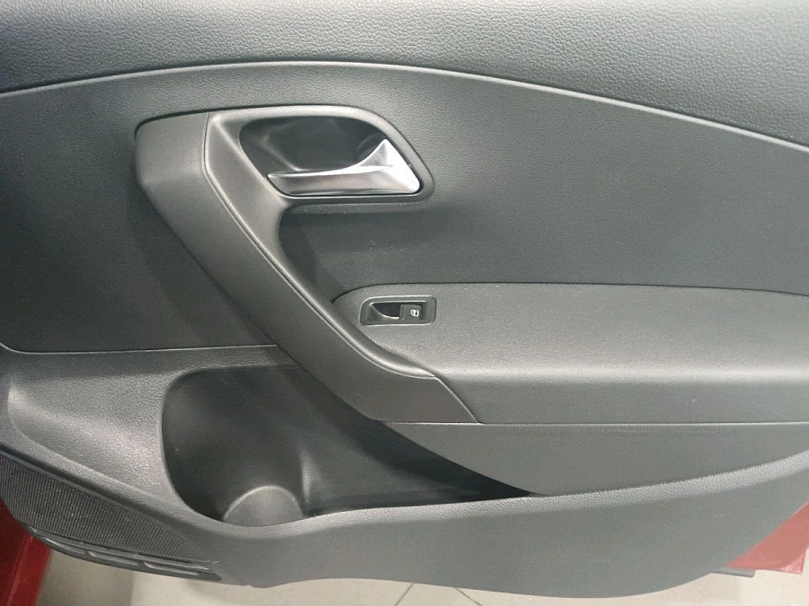 Volkswagen Polo, 2018г., передний привод, механика