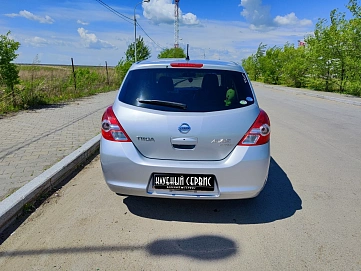 Nissan Tiida, 2010г, передний привод, автомат