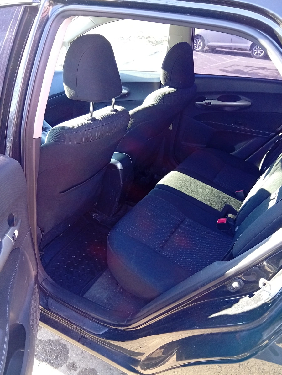 Toyota Auris, 2009г., передний привод, механика