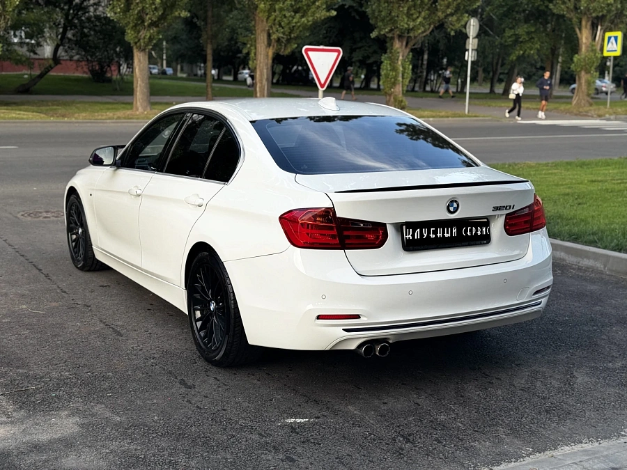 BMW 3 серии, 2012г., задний привод, автомат