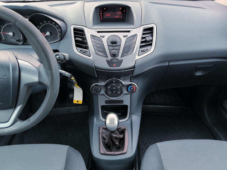 Ford Fiesta, 2009г., передний привод, механика
