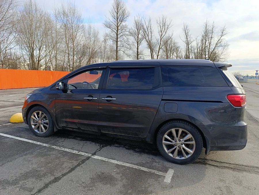 Kia Carnival, 2020г., передний привод, автомат