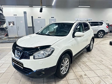 Nissan Qashqai, 2011г, передний привод, механика