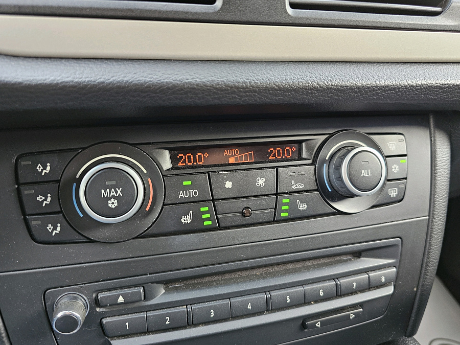 BMW X1, 2010г., полный привод, автомат